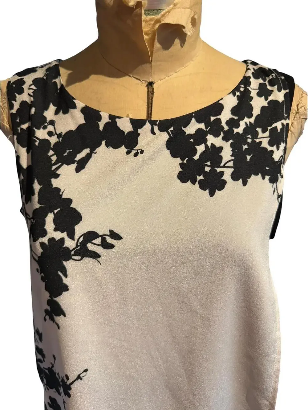 Sleeveless Beige and Black Floral Print Top